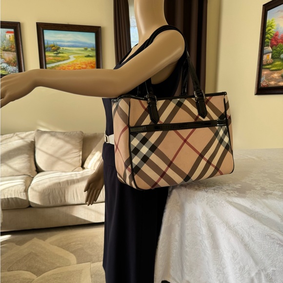 Burberry handbag - Picture 4 of 14